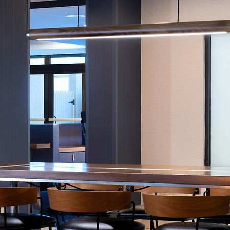Courtyard Burlington Williston Exterior foto