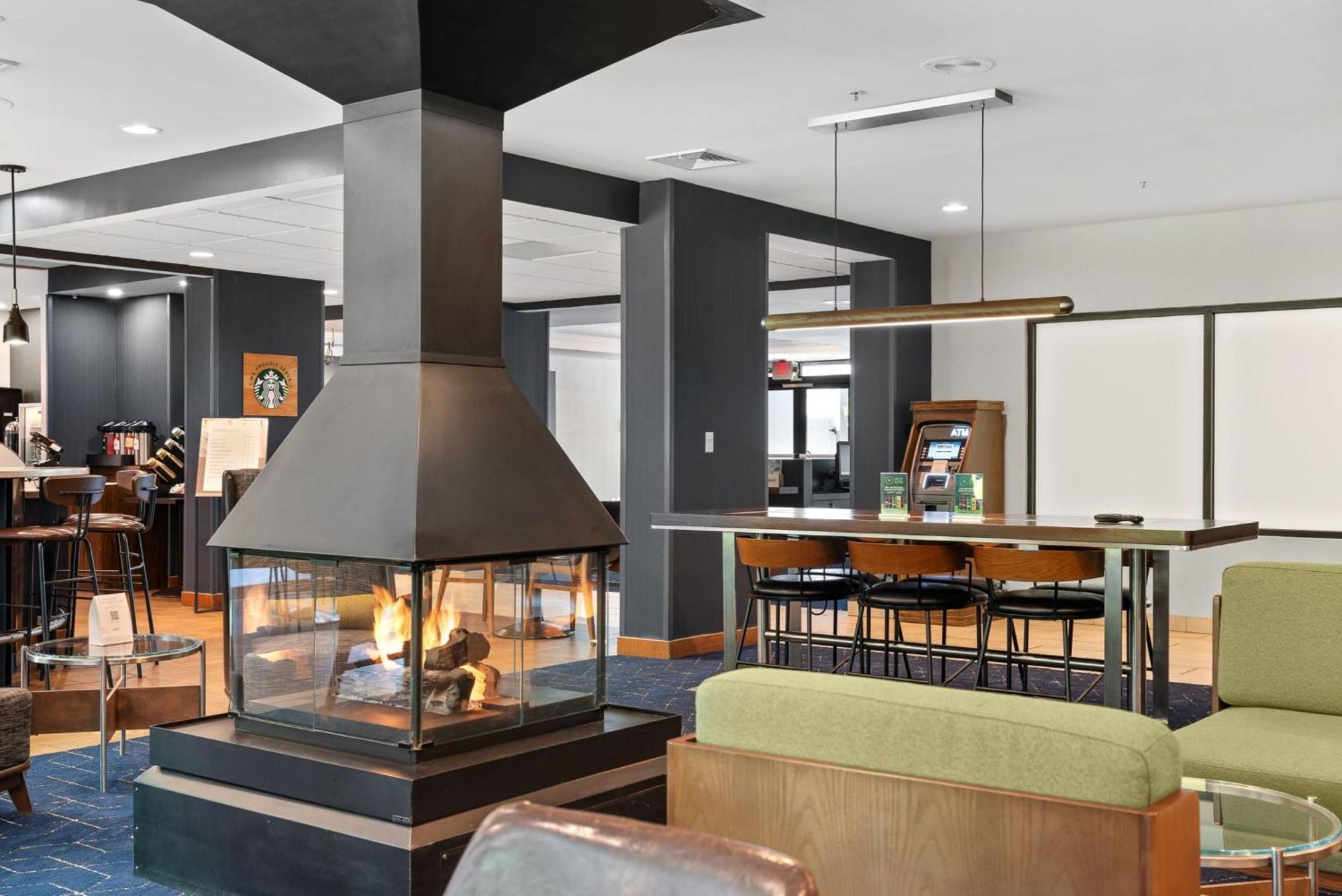 Courtyard Burlington Williston Exterior foto