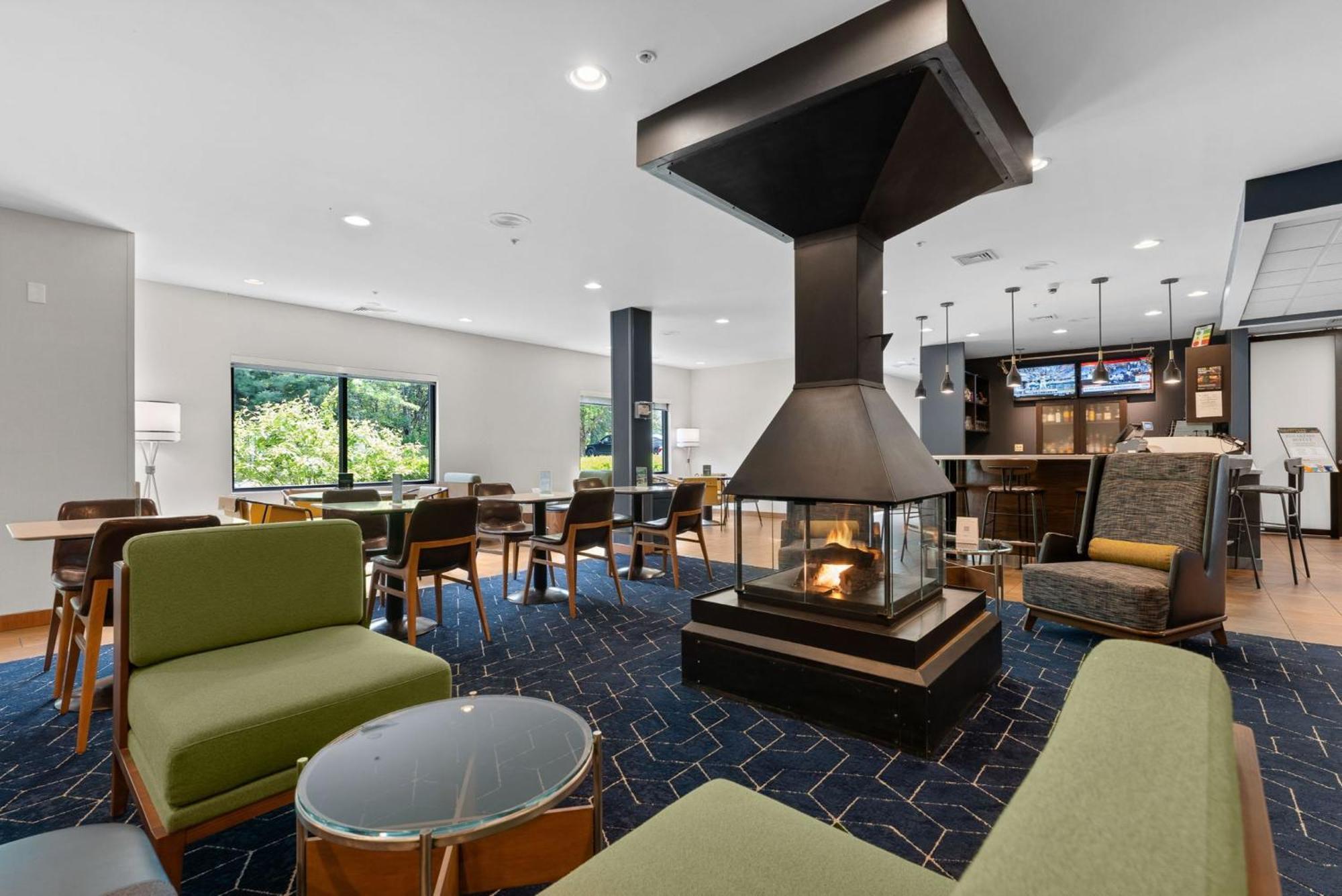 Courtyard Burlington Williston Exterior foto