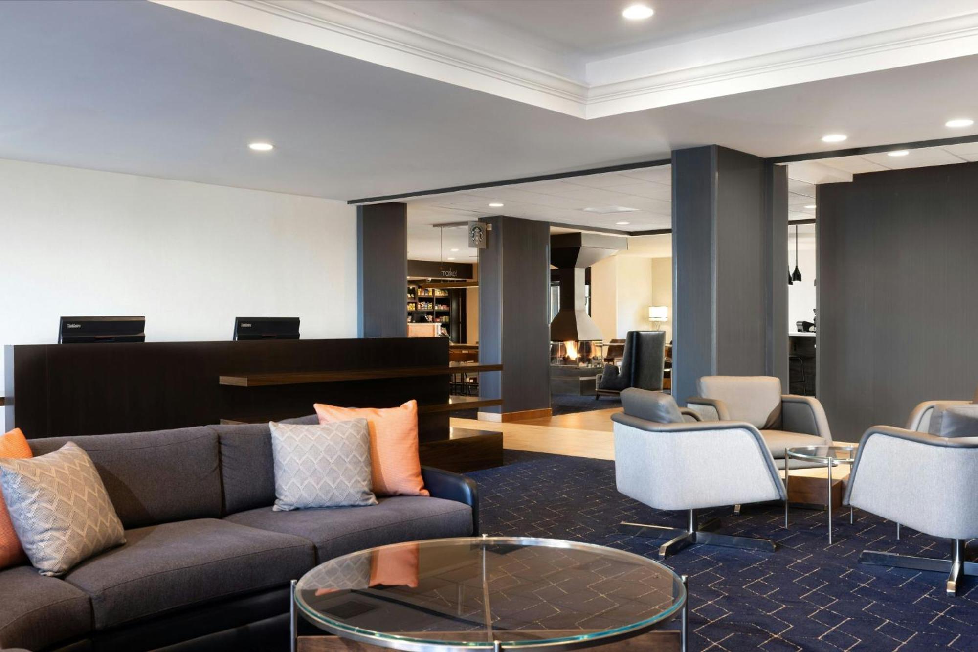 Courtyard Burlington Williston Exterior foto